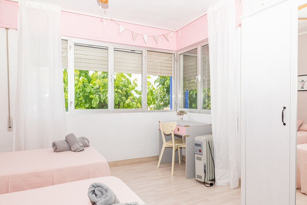 Blue Castle Málaga - Double room with shared bathroom