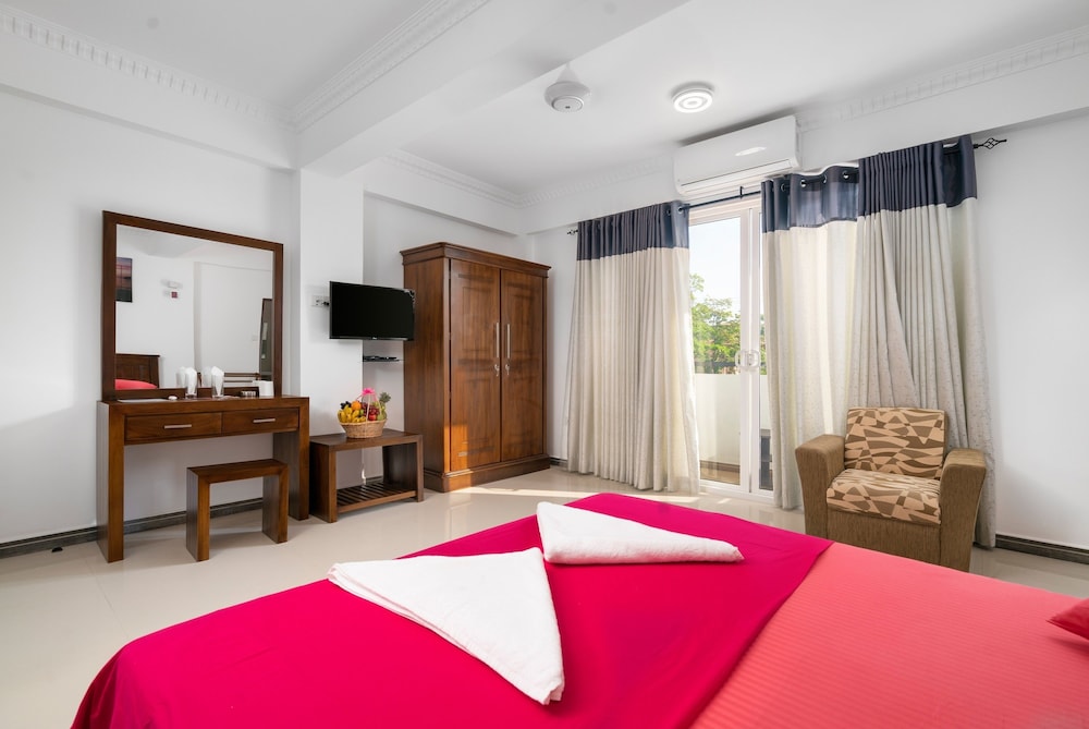 Hotel Sanira