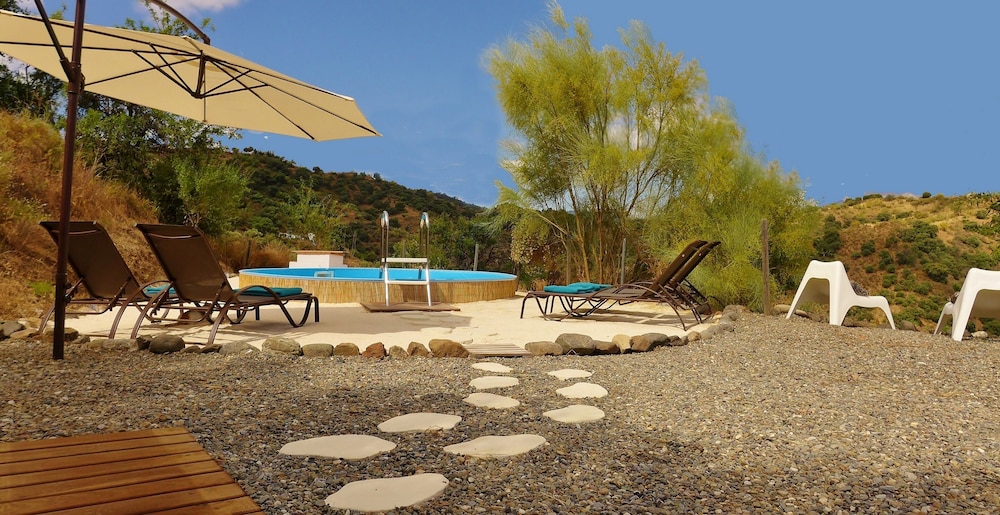 Rustic Finca in an oasis of tranquility surrounded by nature with beautiful views