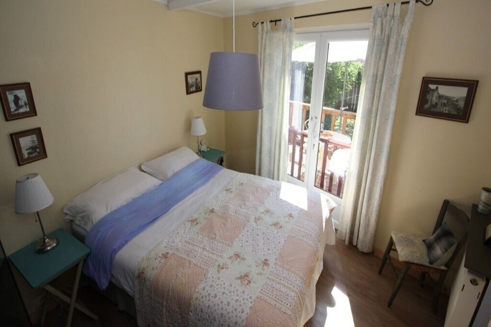 Spacious Stone Farmhouse in Medieval Dordogne Village with Pool and AirCon.