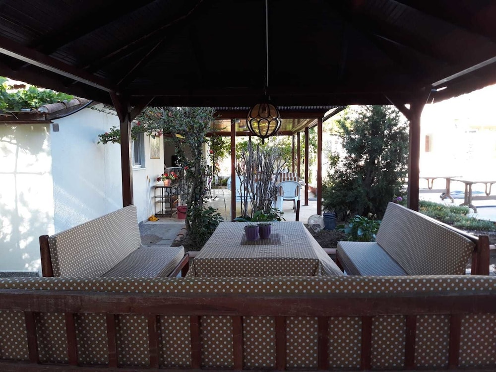 Gunebakan Apart