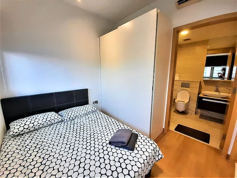 MODERN 2-BR on NEWTON RD, SINGAPORE