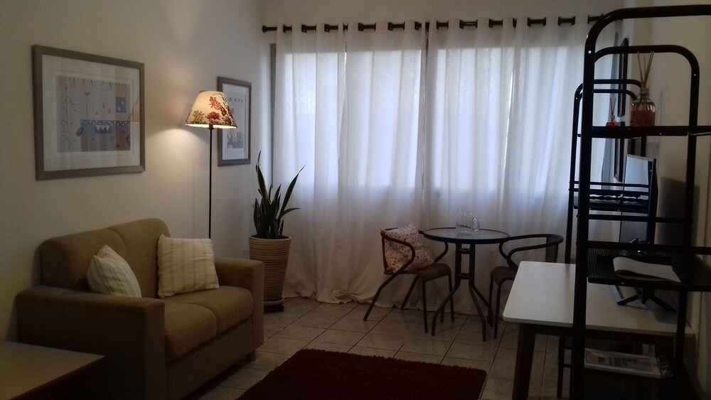 Apt. 1 bedroom very well located in quiet street