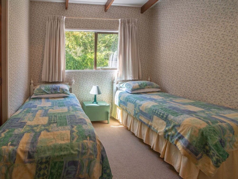 Streamside Retreat - Akaroa Holiday Home