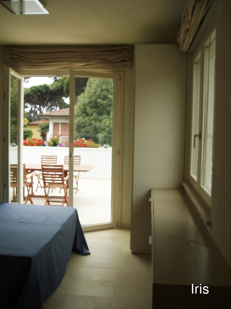Stylish apartments in the green, a few steps from the sea, exclusive setting