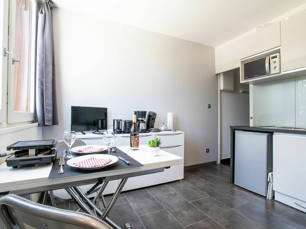 Cosy apartment for 2 guests with WIFI, pool and TV