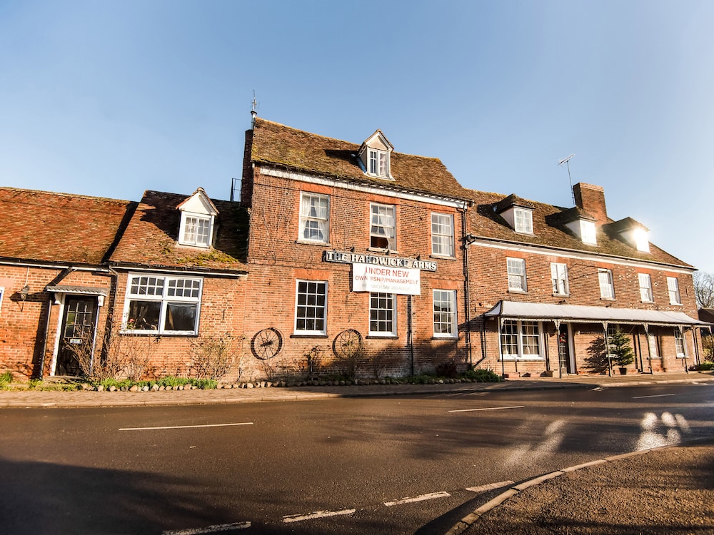 OYO Hardwicke Arms