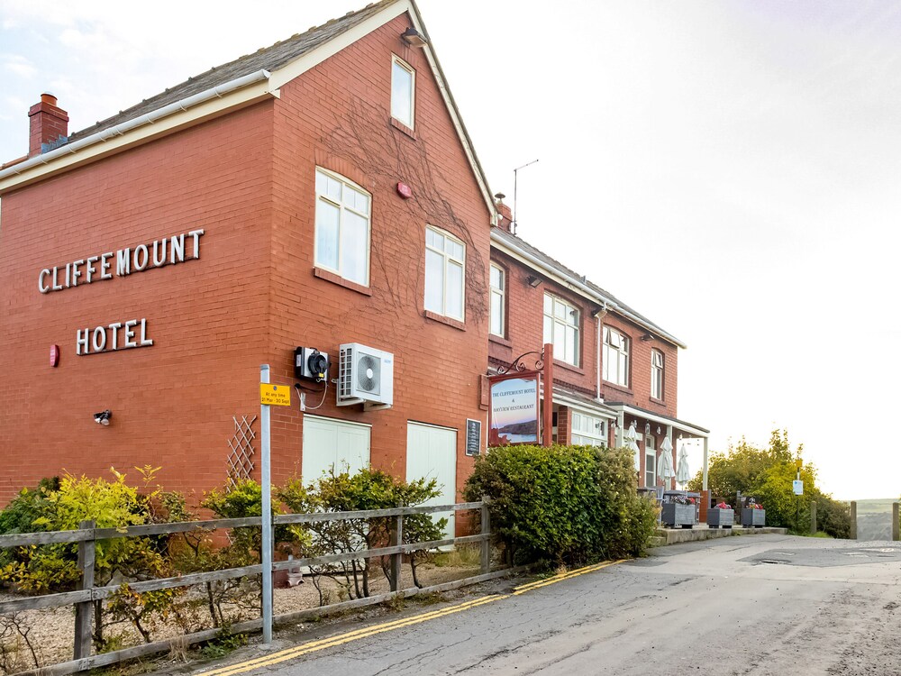 OYO Cliffemount Hotel