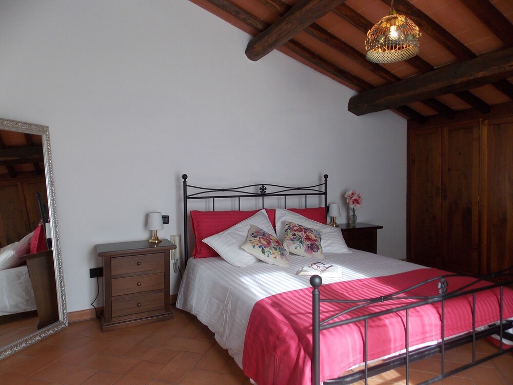 Country House / Farm House in Scarperia with 3 bedrooms sleeps 5