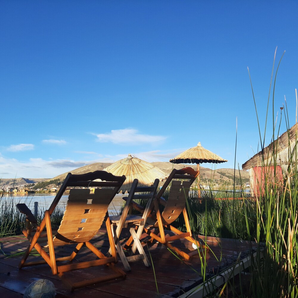 Uros Quechua Lodge