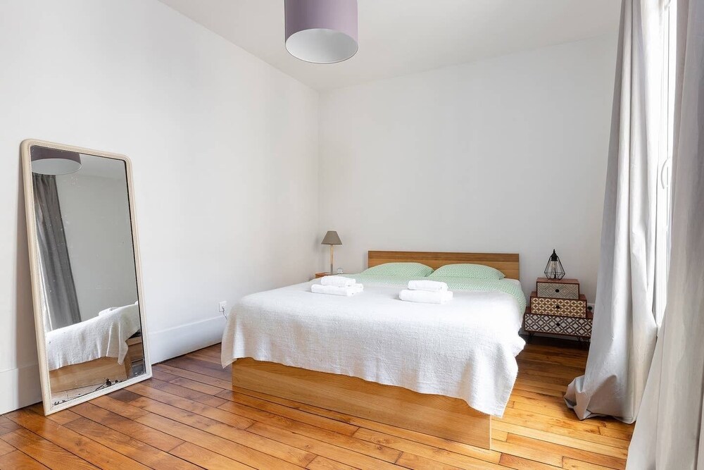 Place De La Bastille - Marais  Area Lovely and Luminous 1BR Flat