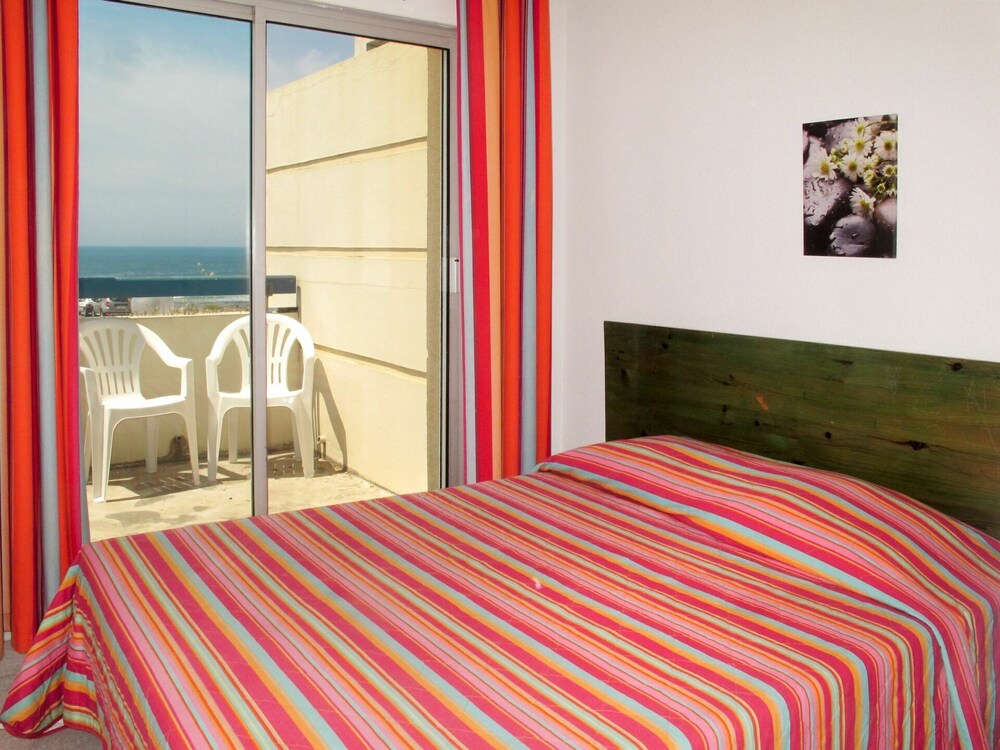 Lovely apartment for 6 guests with pool, WIFI, balcony and pets allowed