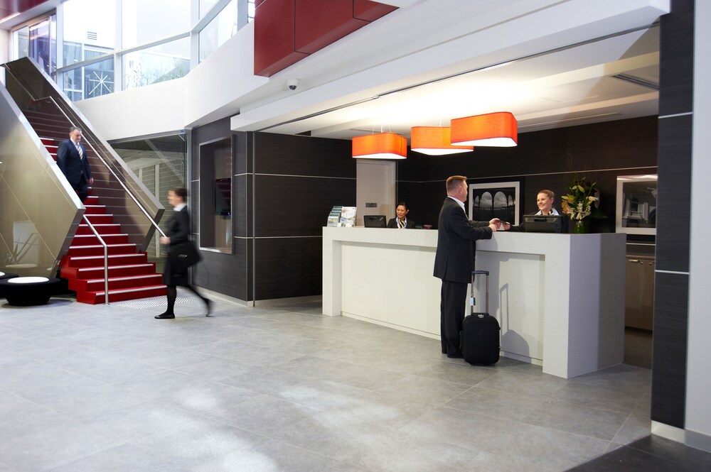 Holiday Inn Hotel & Suites Sydney Bondi Junction, an IHG Hotel