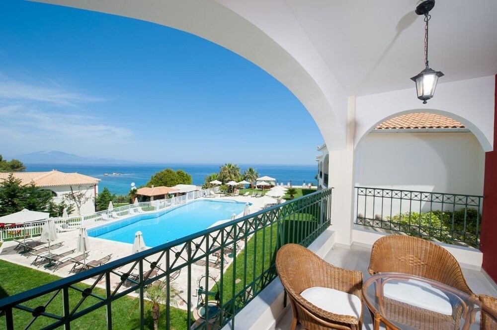 Erietta Apartments