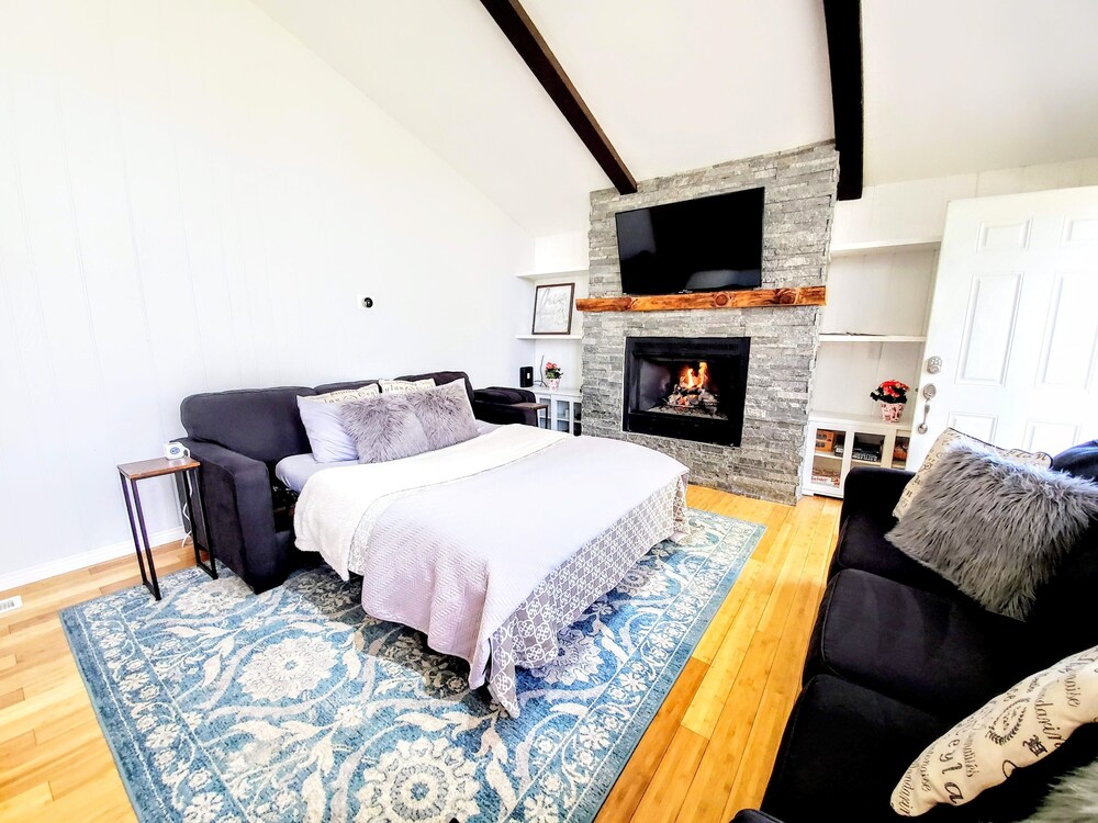 Flagstaff Condo - walk to restaurant/bar/golf - Country Club Retreat