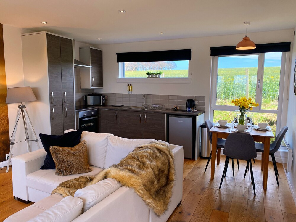 Romantic, luxury lodge on the NC500 - Druid House Lodge 
