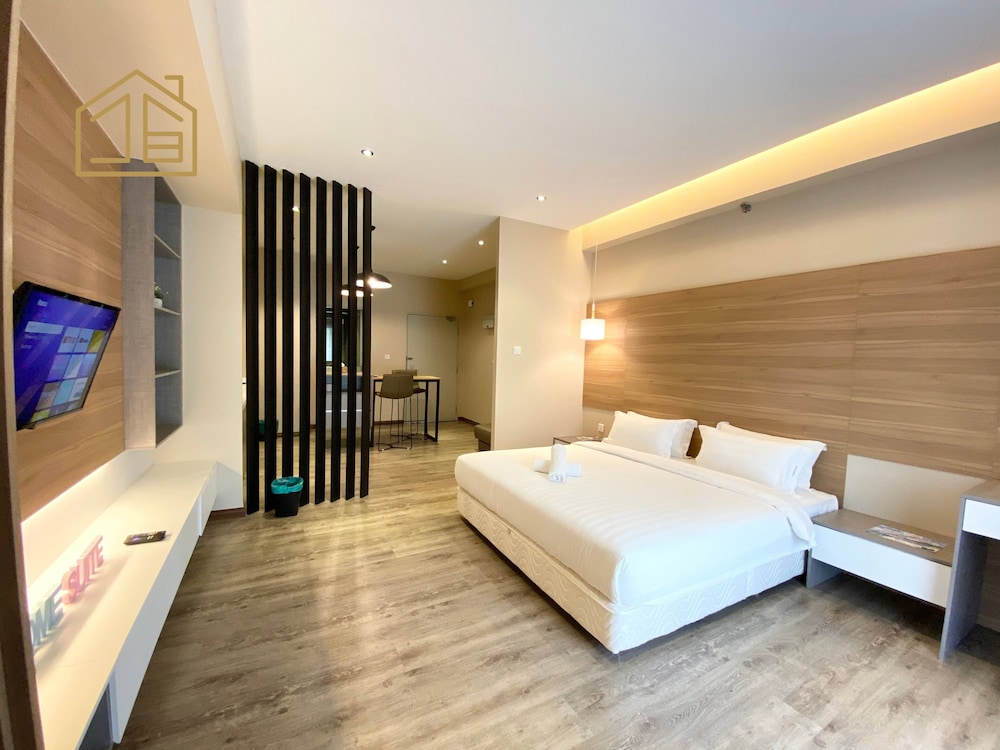 Homesuite at Aeropod  SOVO