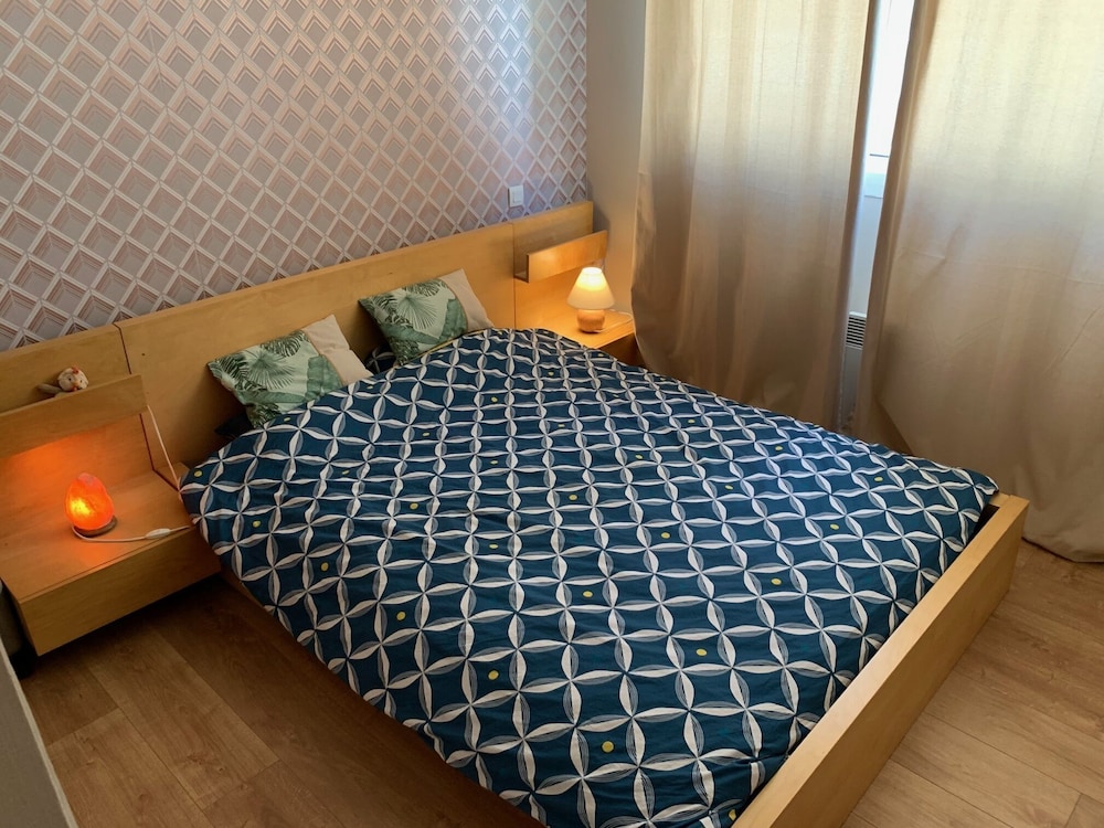 Very nice apartment with large terrace in residential area