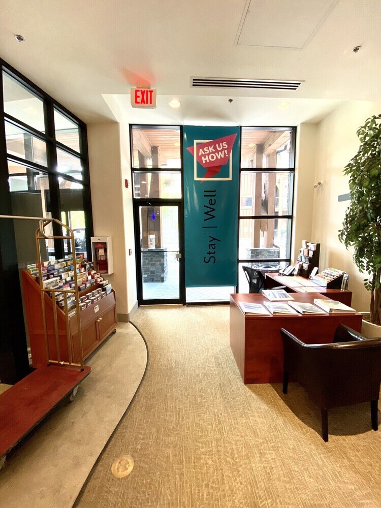 1100 sqft Mountain Getaway in a Luxury Resort 