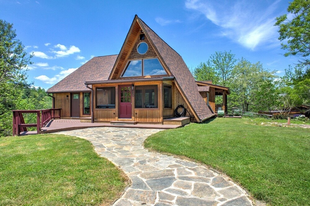 Trail Time 5 Bedroom Home by Redawning