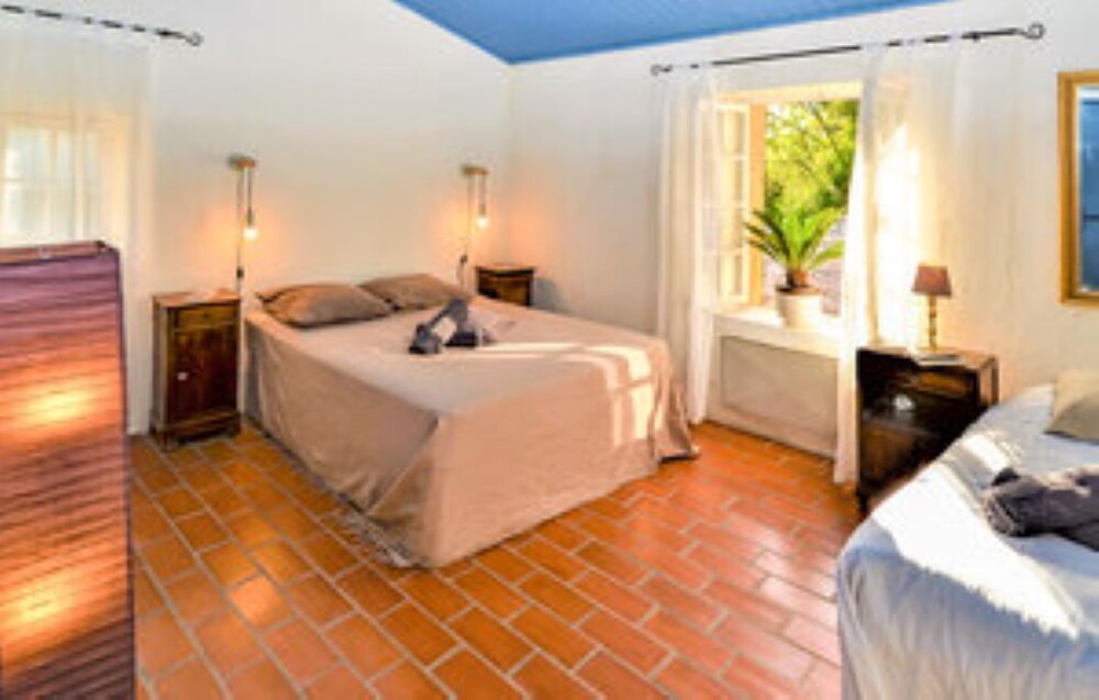 Authentic Provencal farmhouse in Mornas