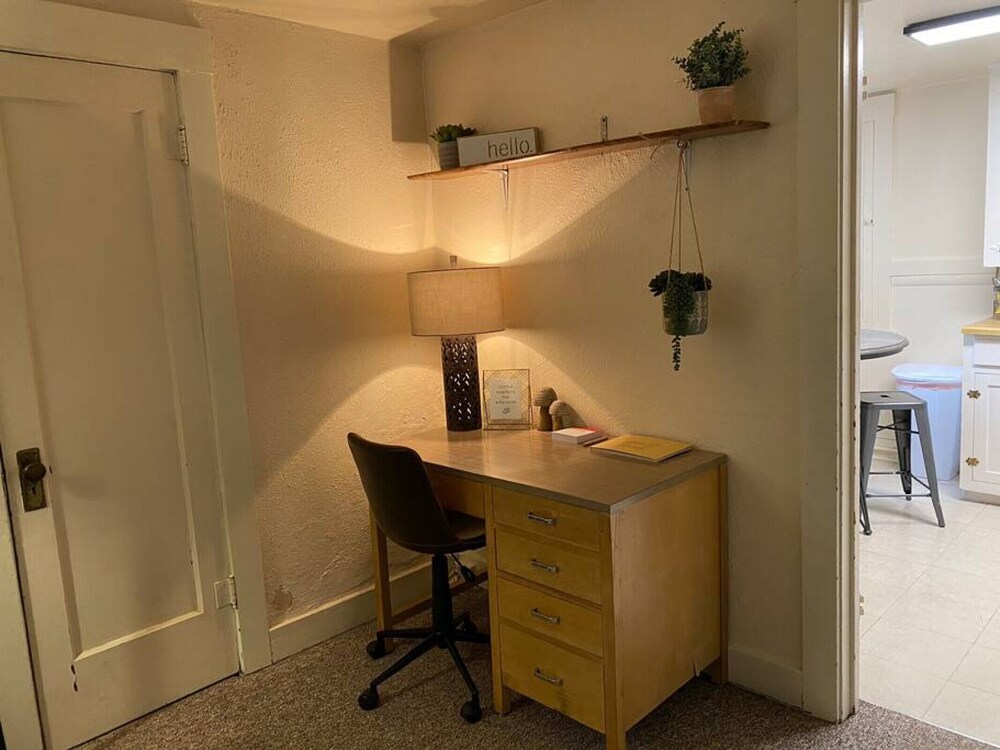 1 BR - Steps to CRMC & Capitol Bldg