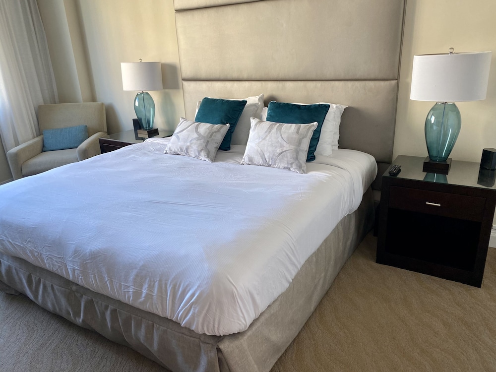 5 Stars Apart-Suites by Hilton. Amazing views.