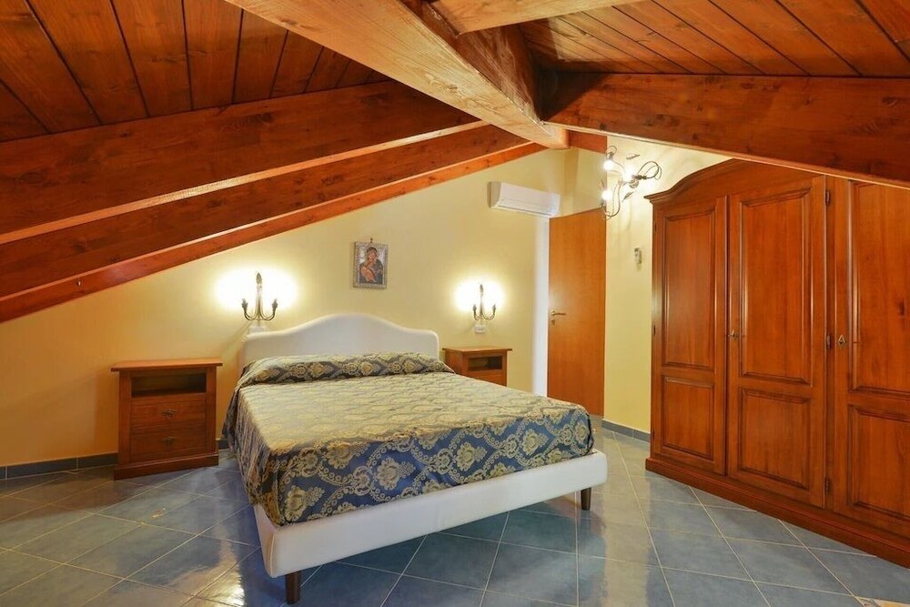 Villa Elaia, holiday rental apartments in Santa Maria di Castellabate Cilento