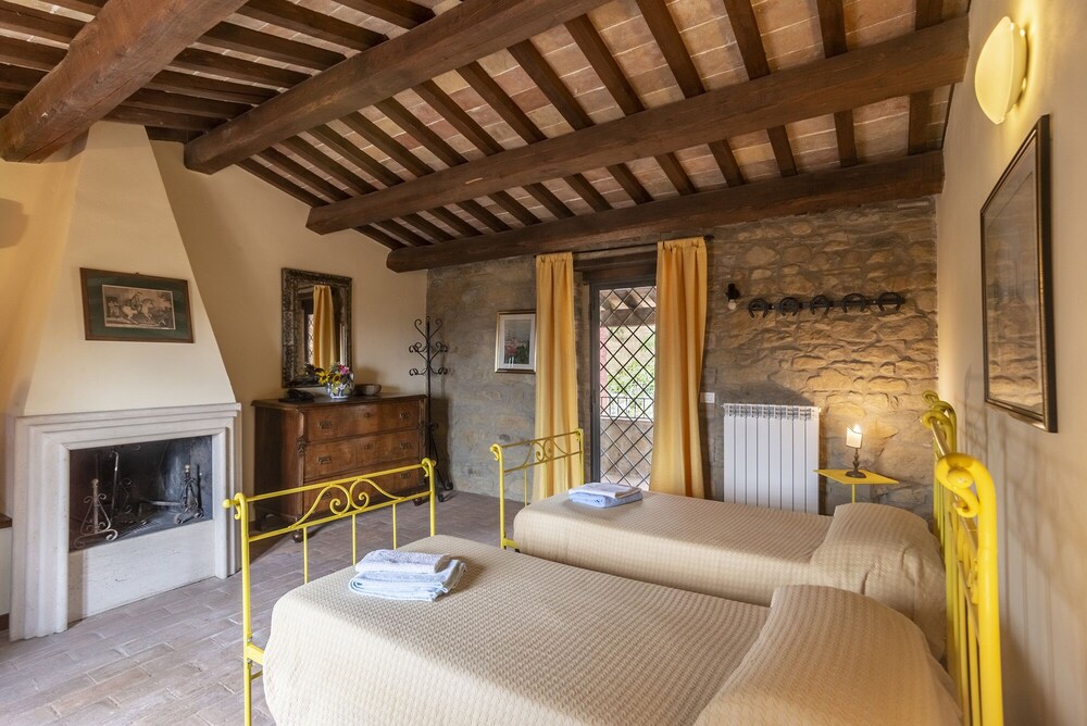 Le Case Rosse di Montebuono - Agriturismo in Umbria