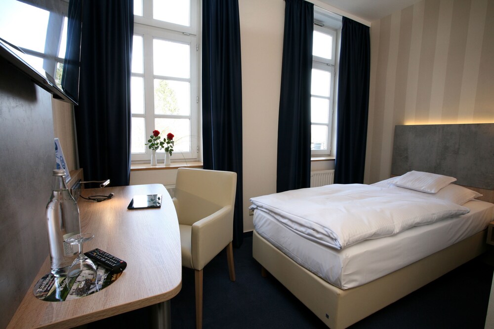 Nigel Restaurant Hotel