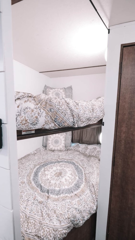 Meet Carl 29ft Light Weight Camper turn Glamper