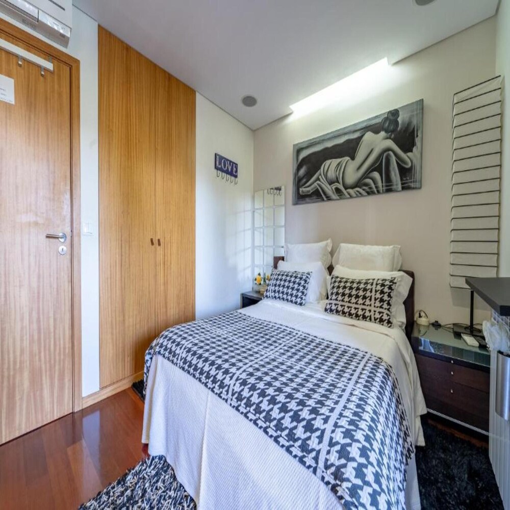 Suite in Villa with pool, Braga by iZiBookings