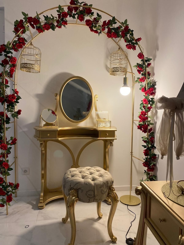 Romantic Suite with jaccuzy at Montpellier station 