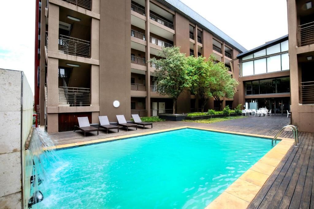 The Nicol Hotel