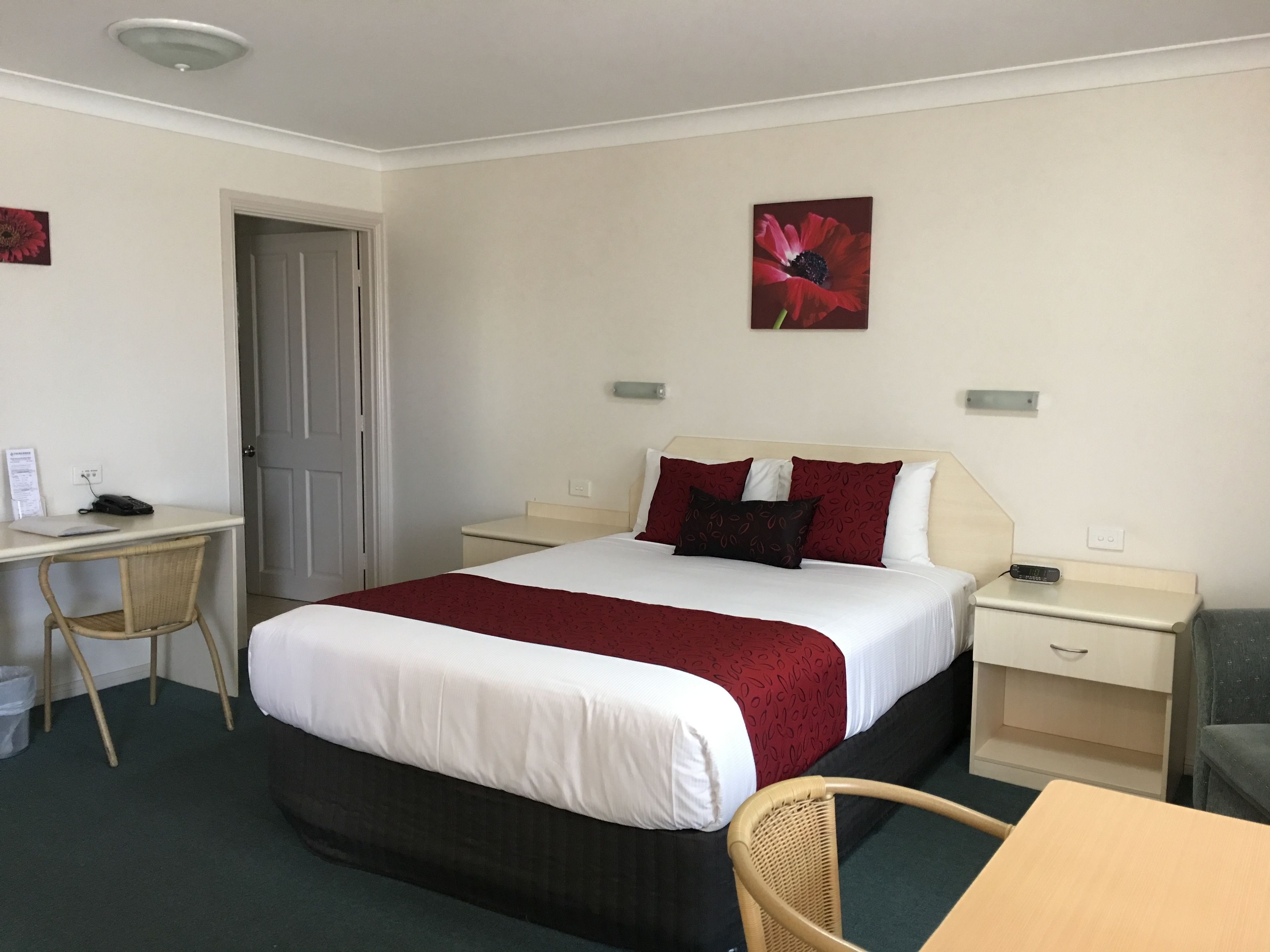 Tuckerbox Motor Inn