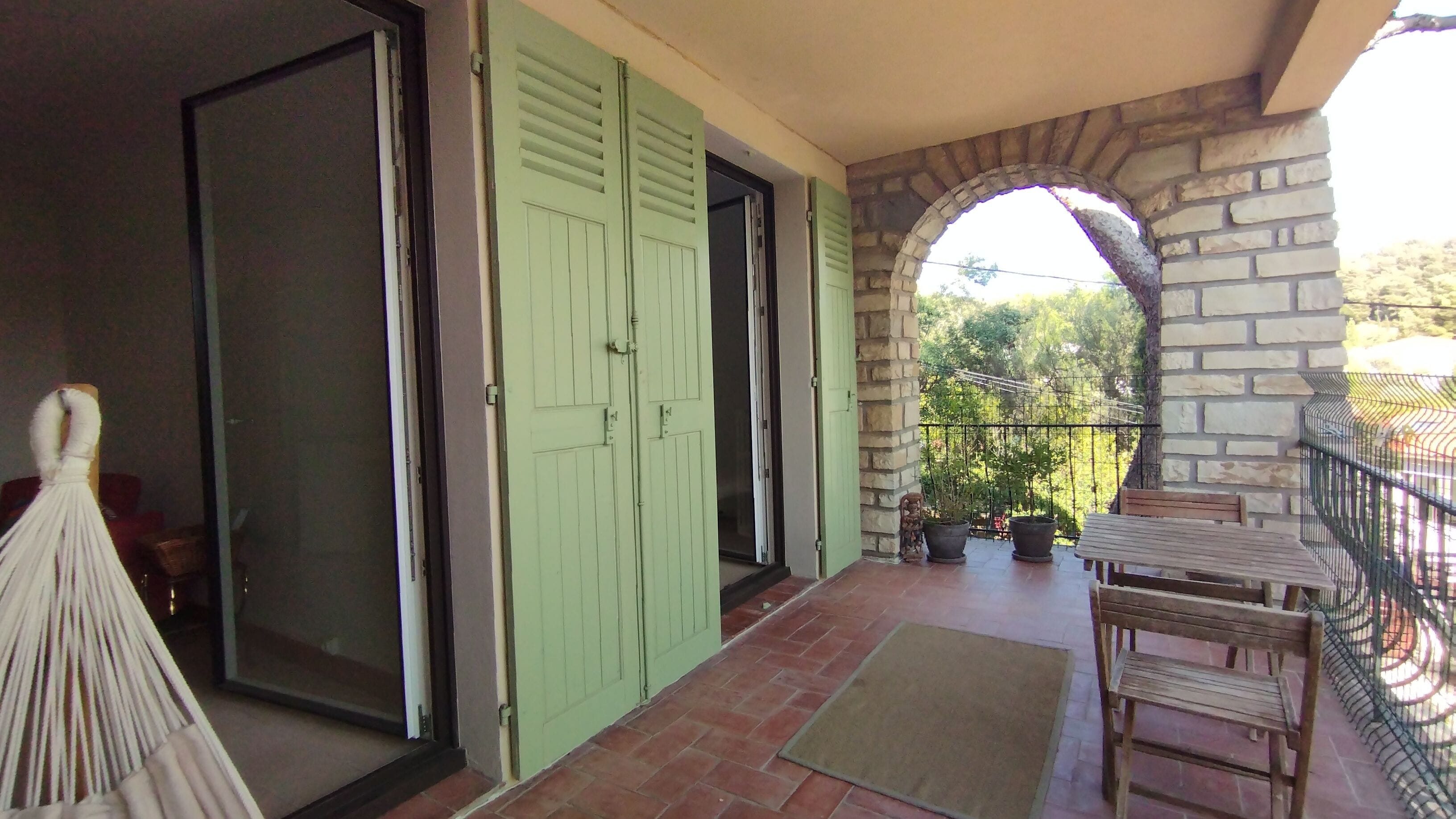 Guest House in Cassis, a bath in sea and light