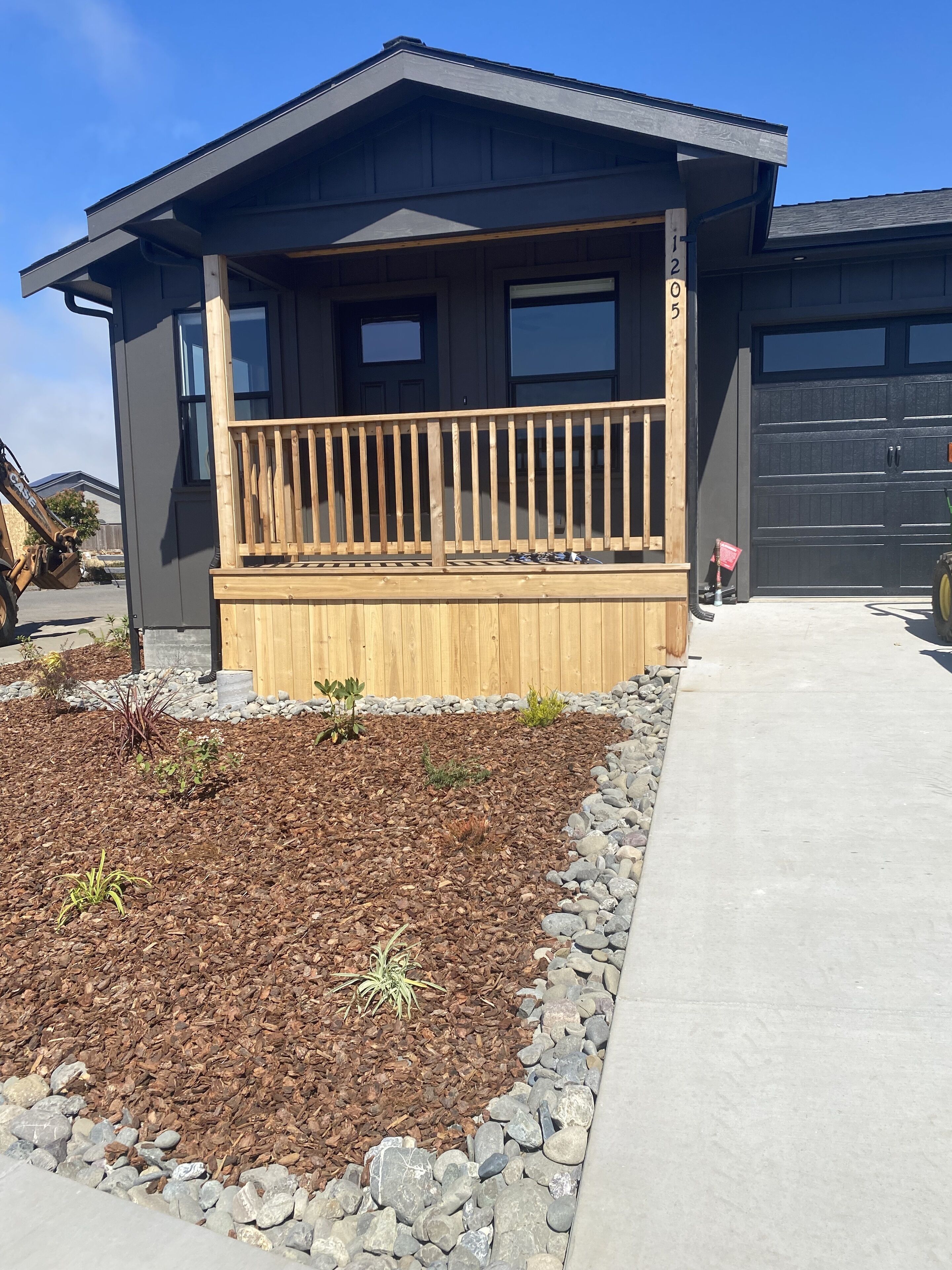 This guest house is a 1 bedroom(s), 1 bathrooms, located in Mckinleyville, CA.