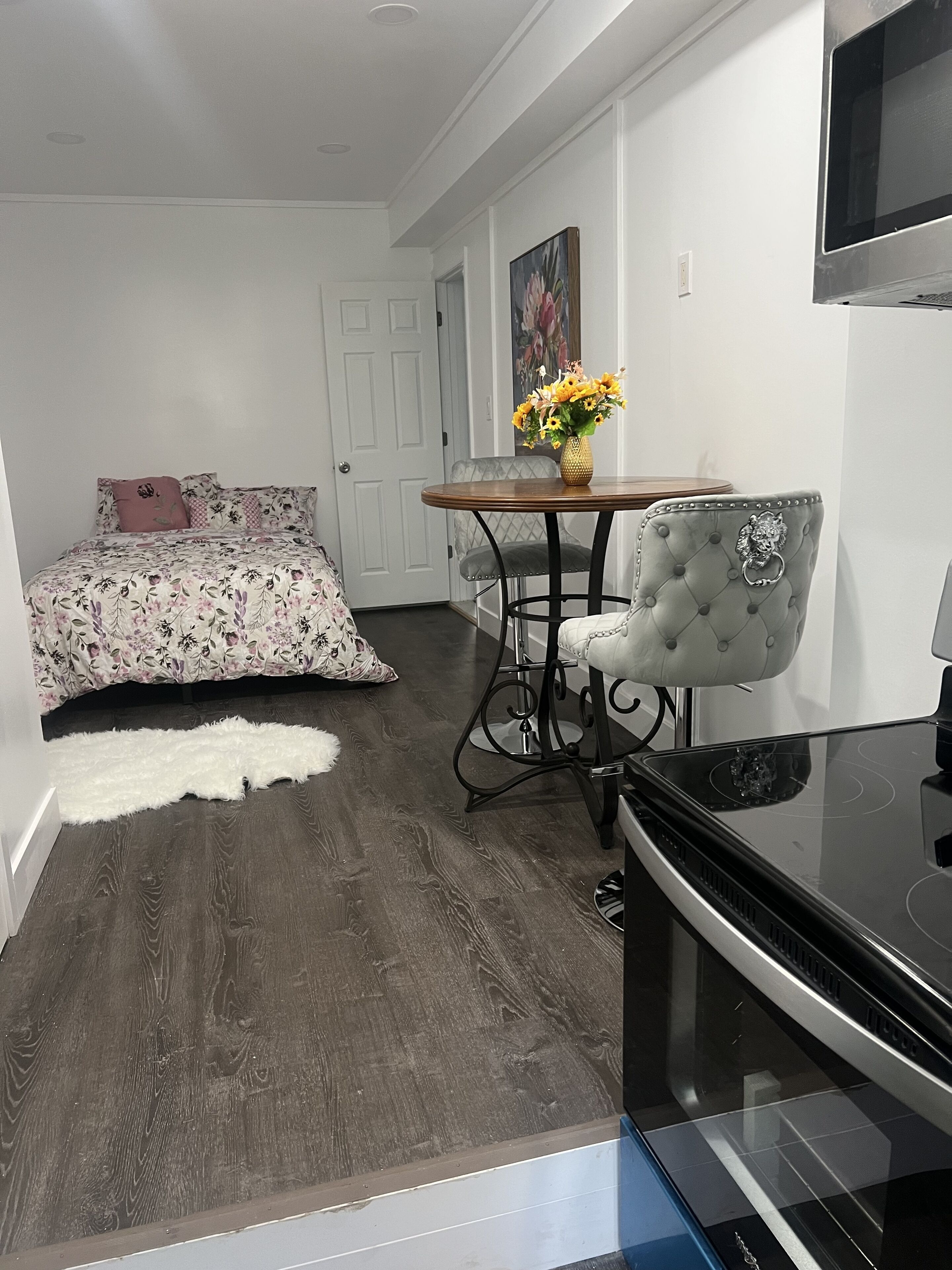 Beautiful Peaceful Zen Located in the heart of the city. Near 3 majore cities.