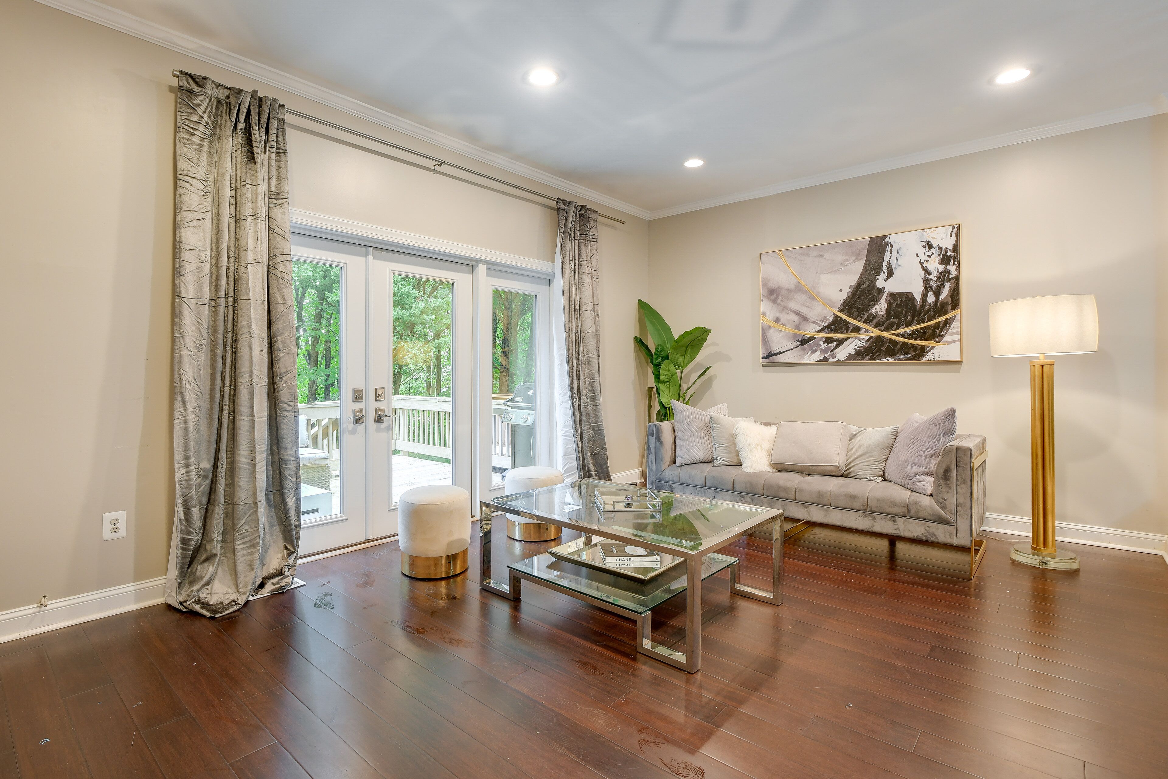 Baltimore Area Townhome ~ 16 Mi to Downtown!