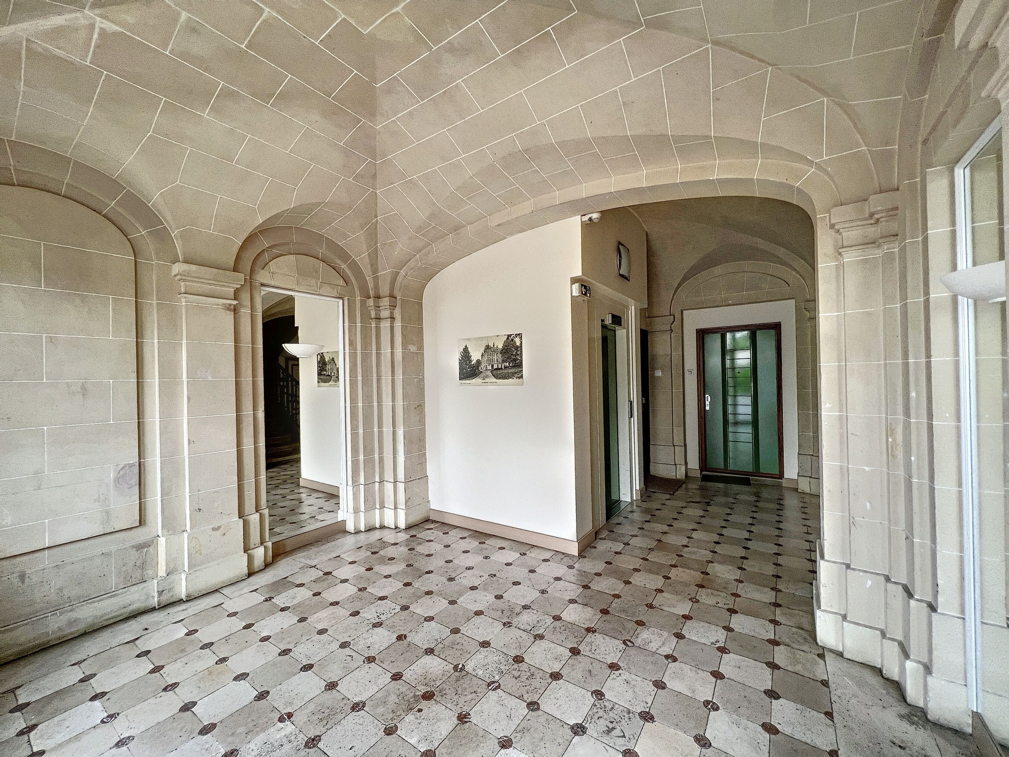 Château : Appartement en Rez-de-jardin