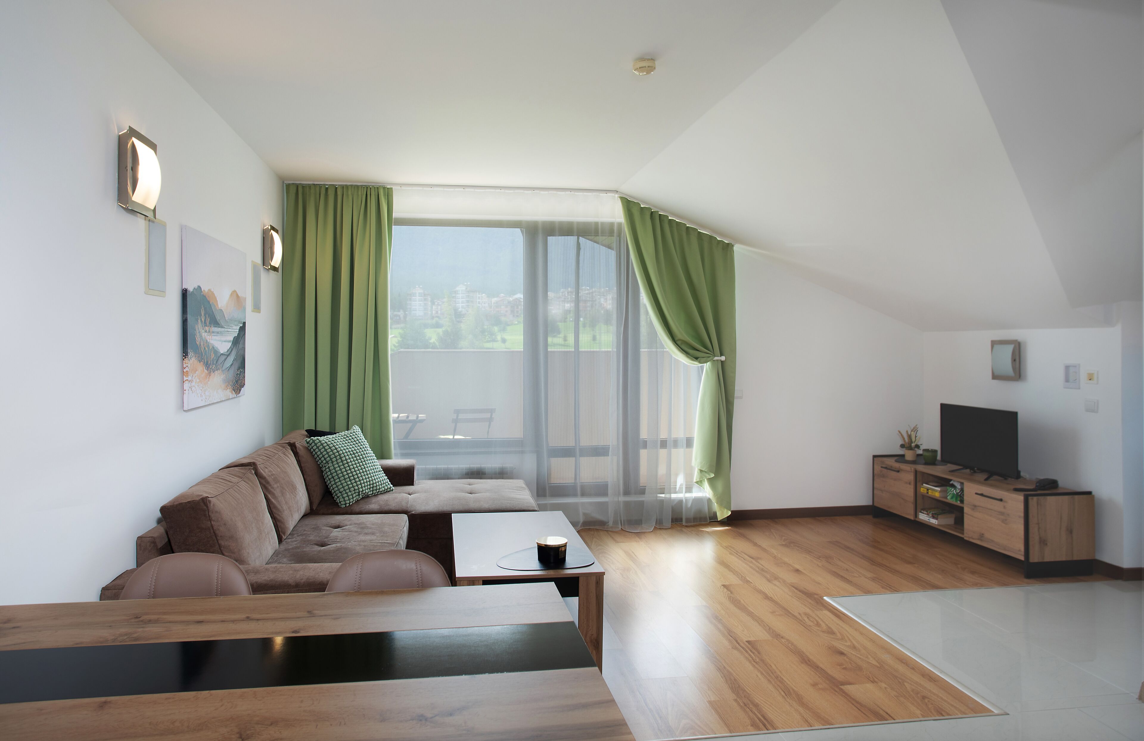 Discover your alpine heaven near ski slopes, hiking trails and a soothing SPA. 