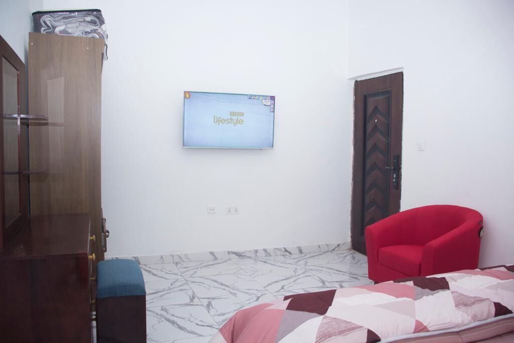 Satellite City Lodge
The best lodge in cape coast and central region with style 