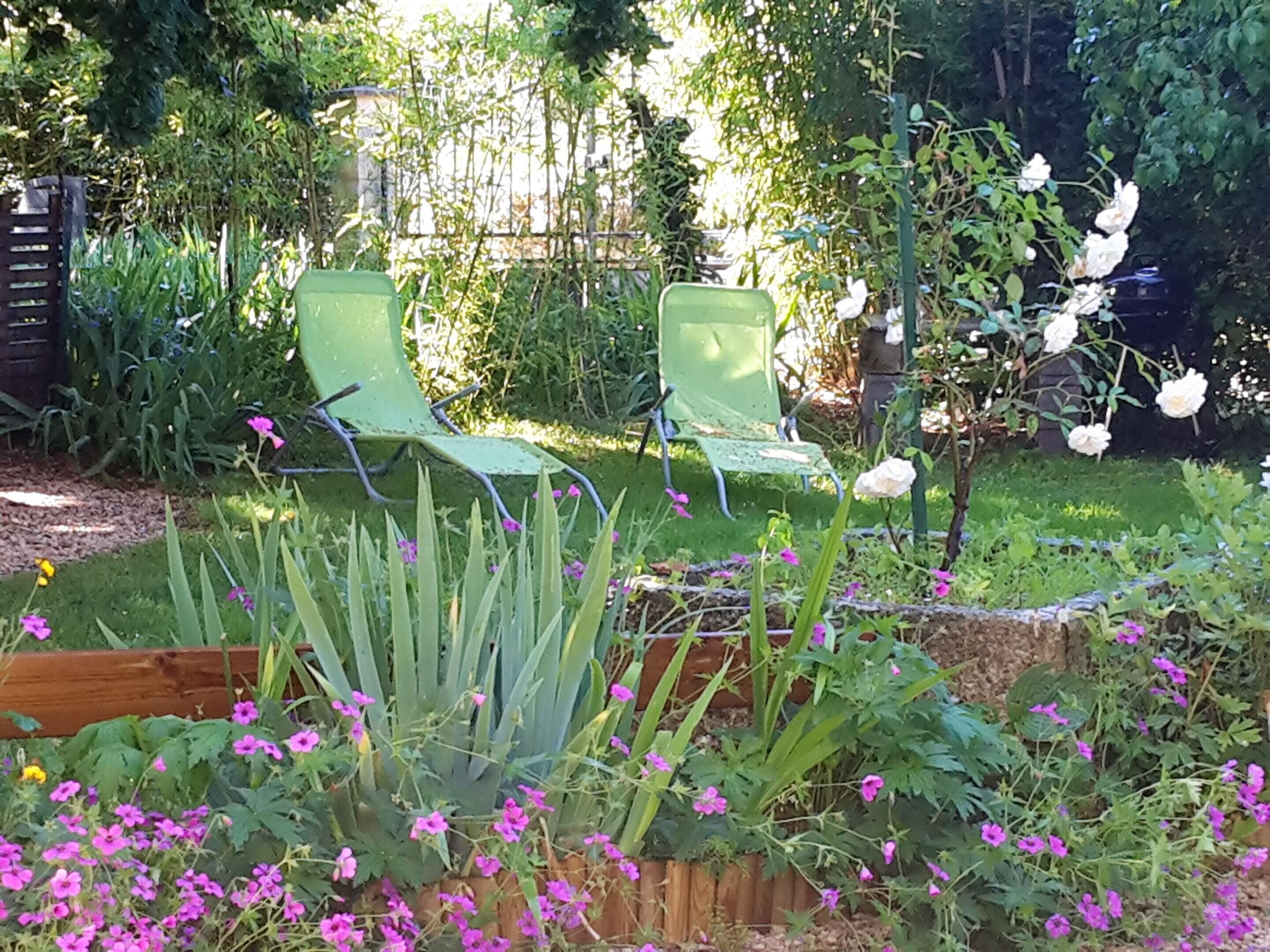 Homerez - Appartement for 6 ppl. with garden, terrace and balcony at Villeneuve