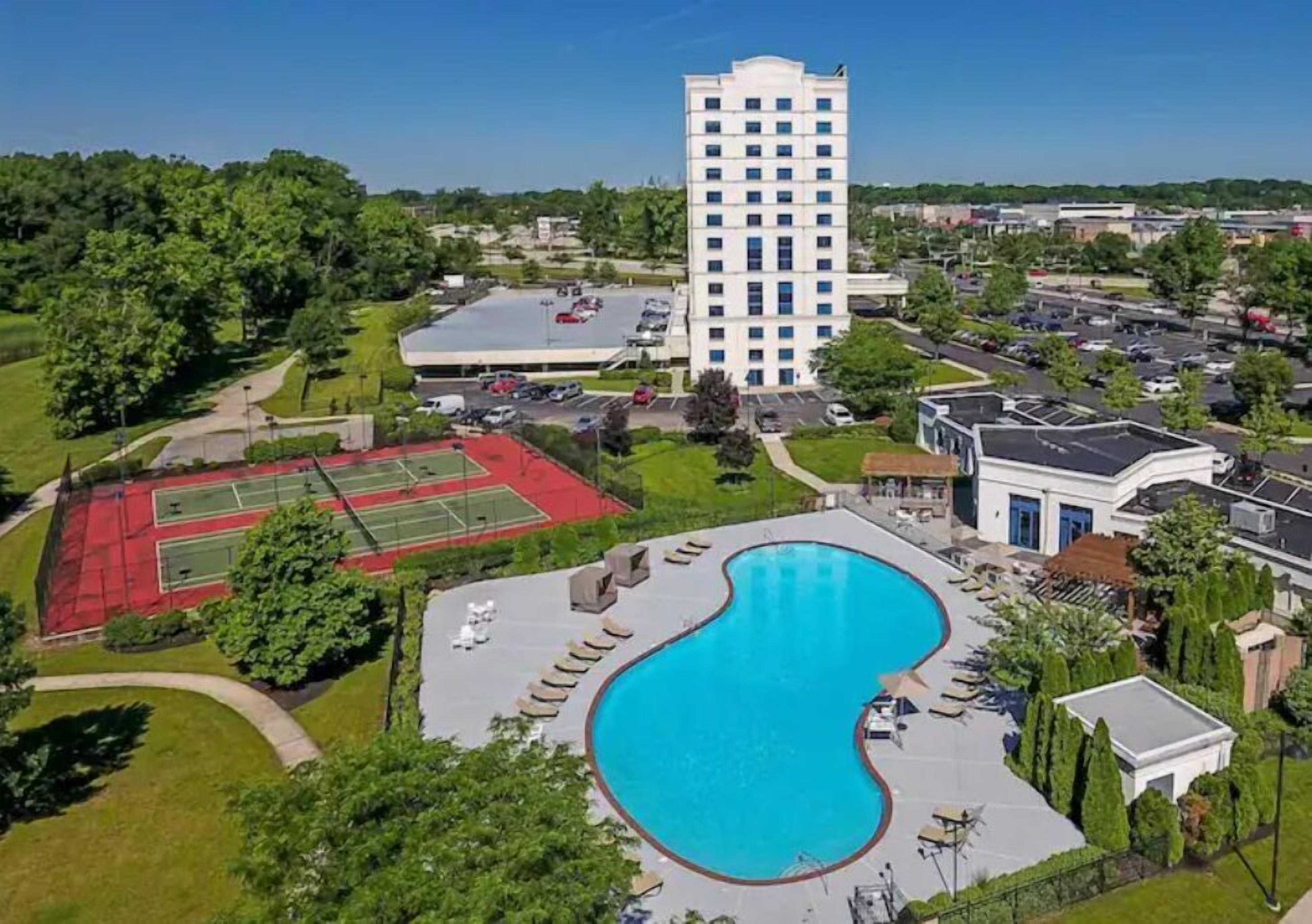 Chic Cozy Condo by Mall W/ Queen Bed, Coffee Bar, Game Room & More