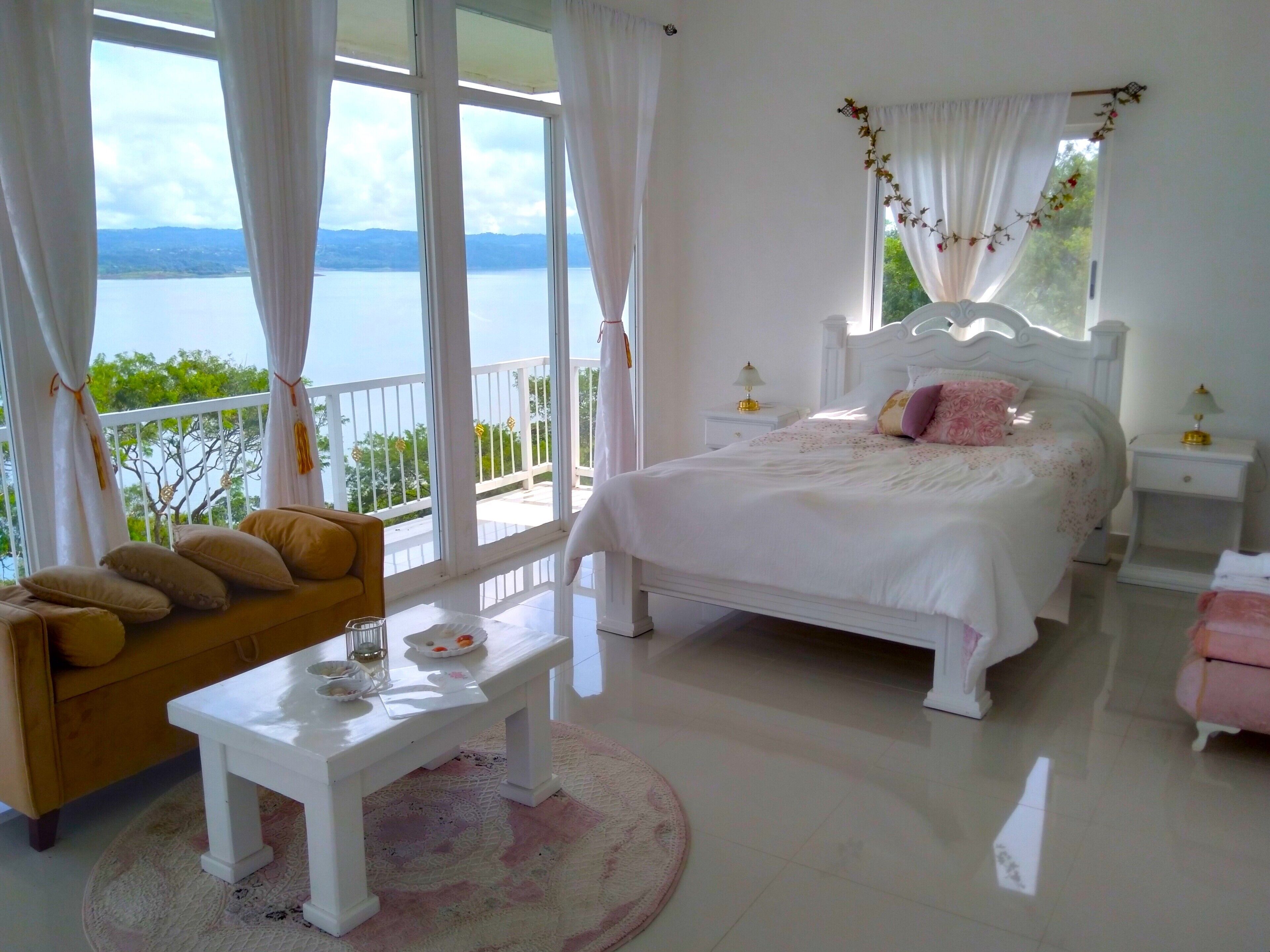 Paradise of Eternity 2-Bed Villa with Lake Access!