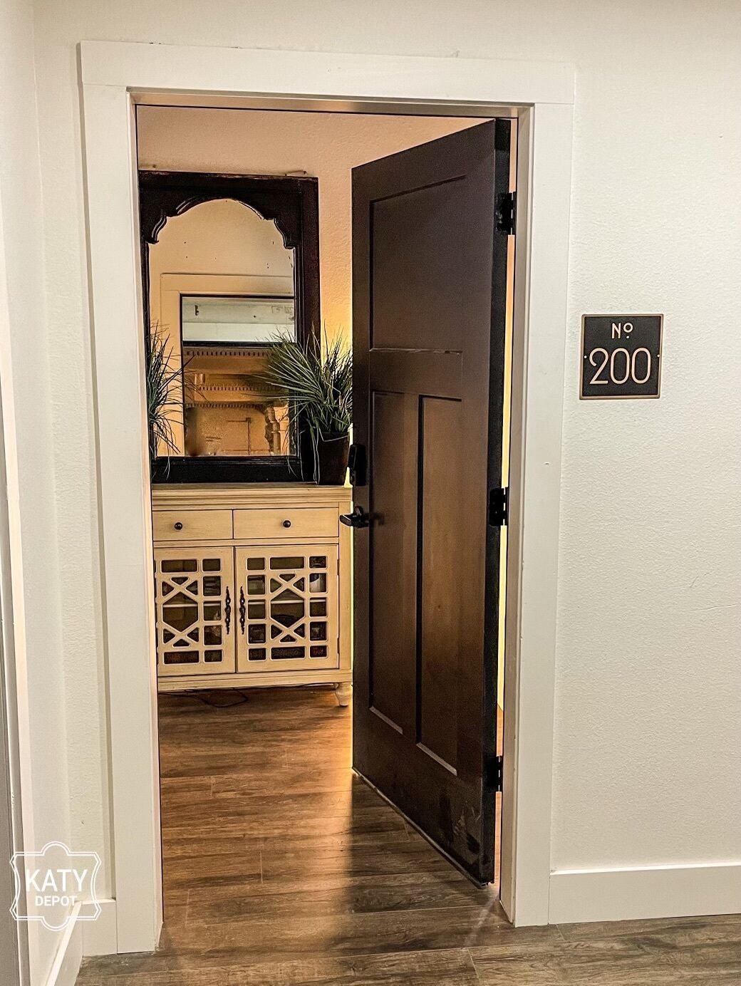  Elegant two bedroom/one bath loft, location on the second floor of Katy Depot.