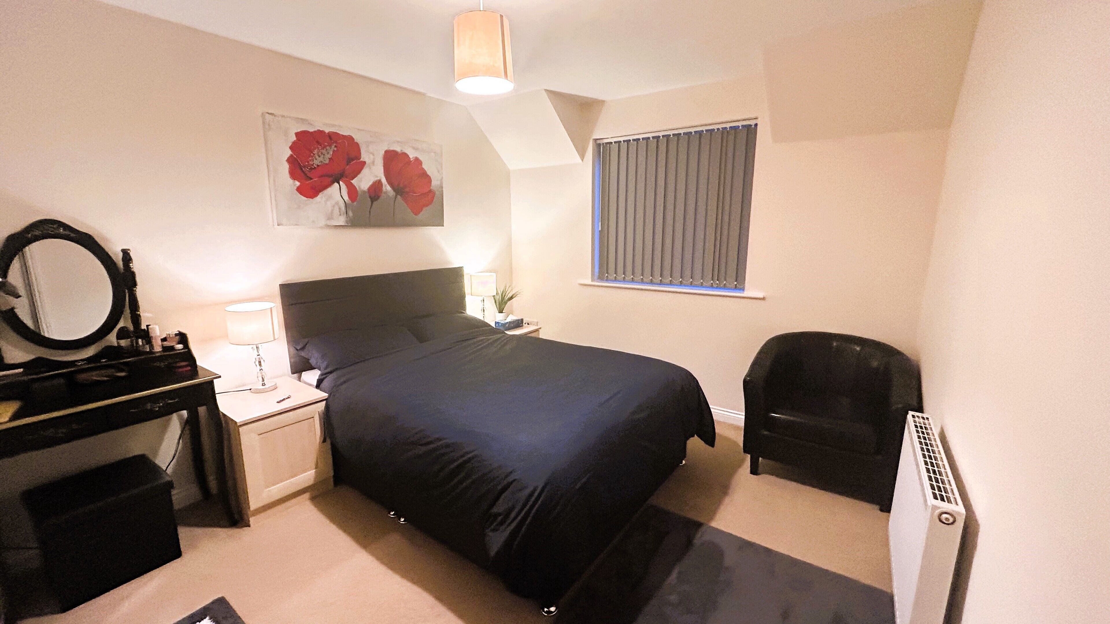 Ensuite Bedroom in a 2-Bed spacious Apartment