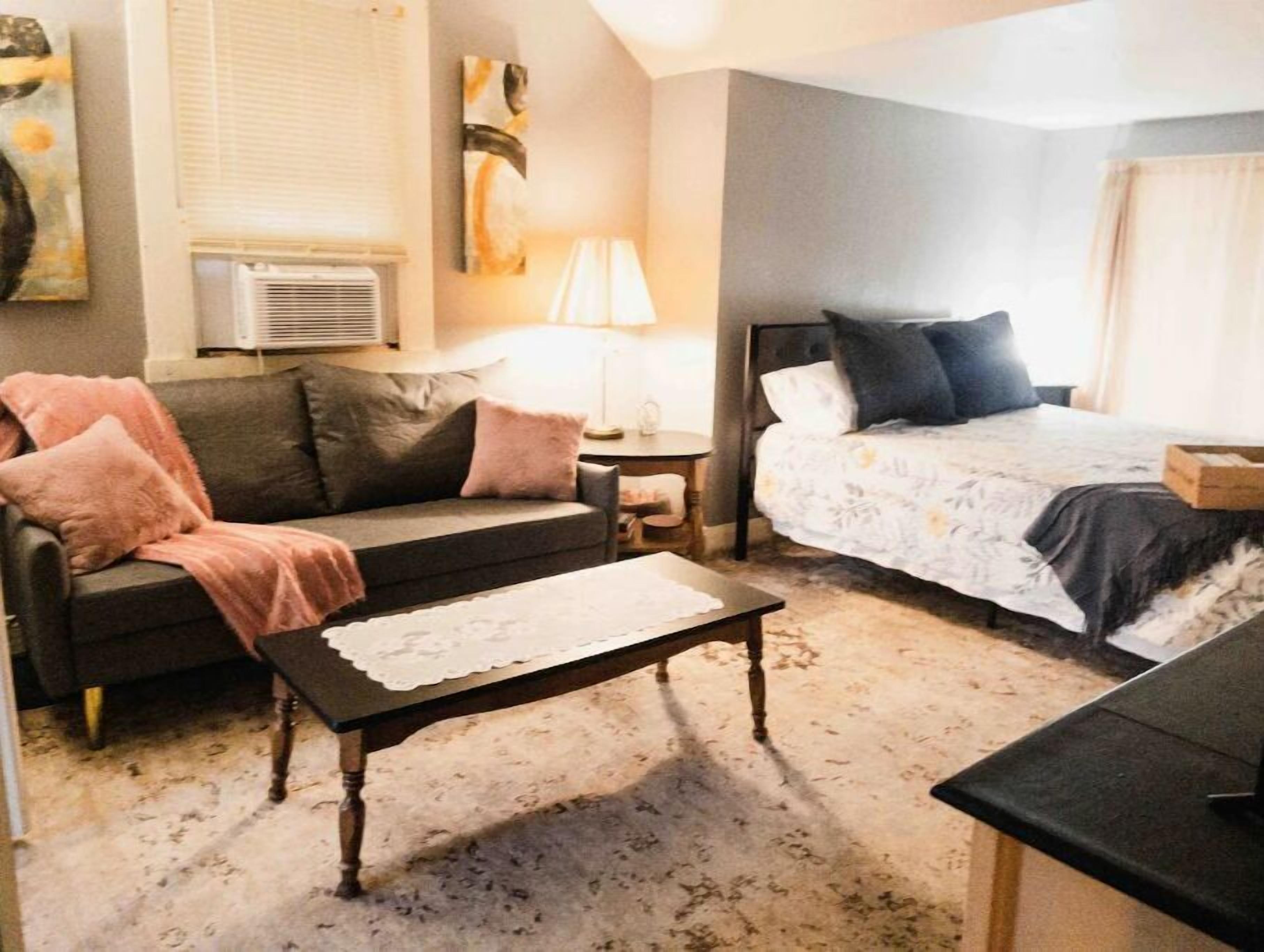 Lovely one bedroom apartment with country views