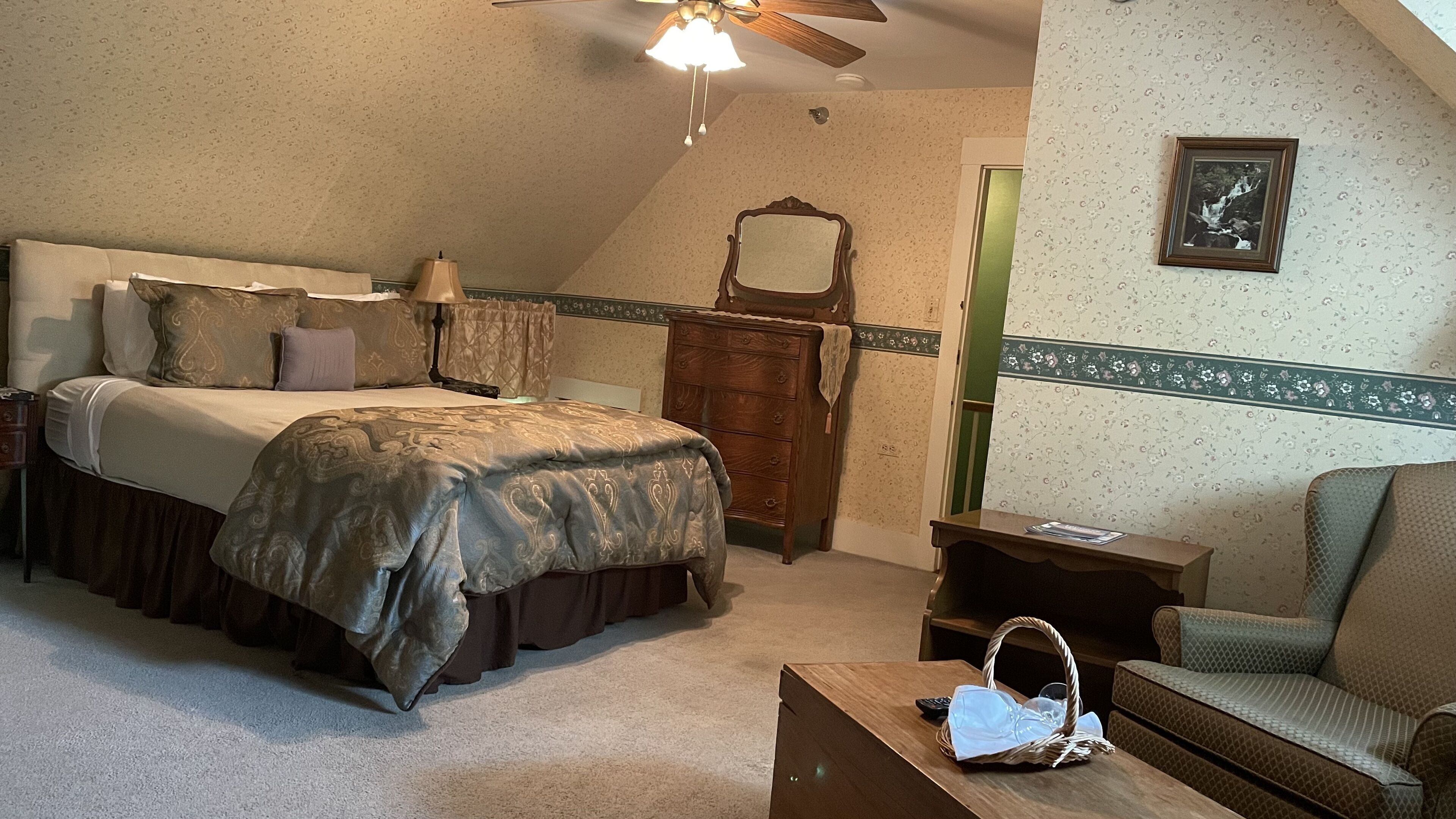 Deluxe Room with Fireplace Room 1