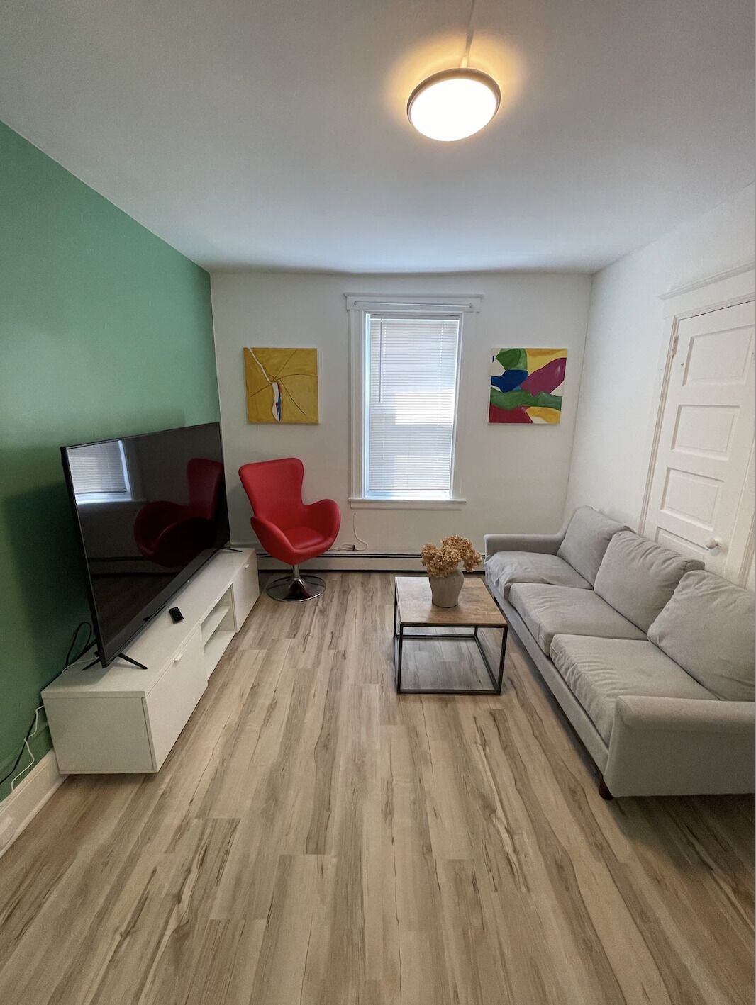 Roomy Entire 2 Bed-room Apartment ~ 1 min to Train for NYC